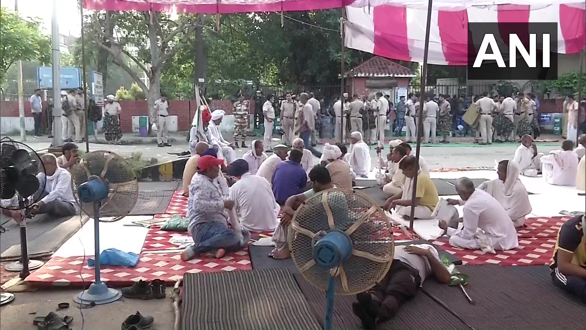 Our fight is with govt not police, says Tikait