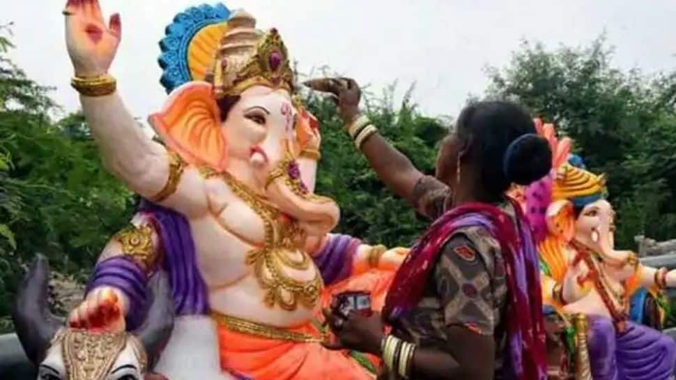 Amid COVID-19 and dengue scare, Uttar Pradesh bans installation of idols at public places on Ganesh Chaturthi