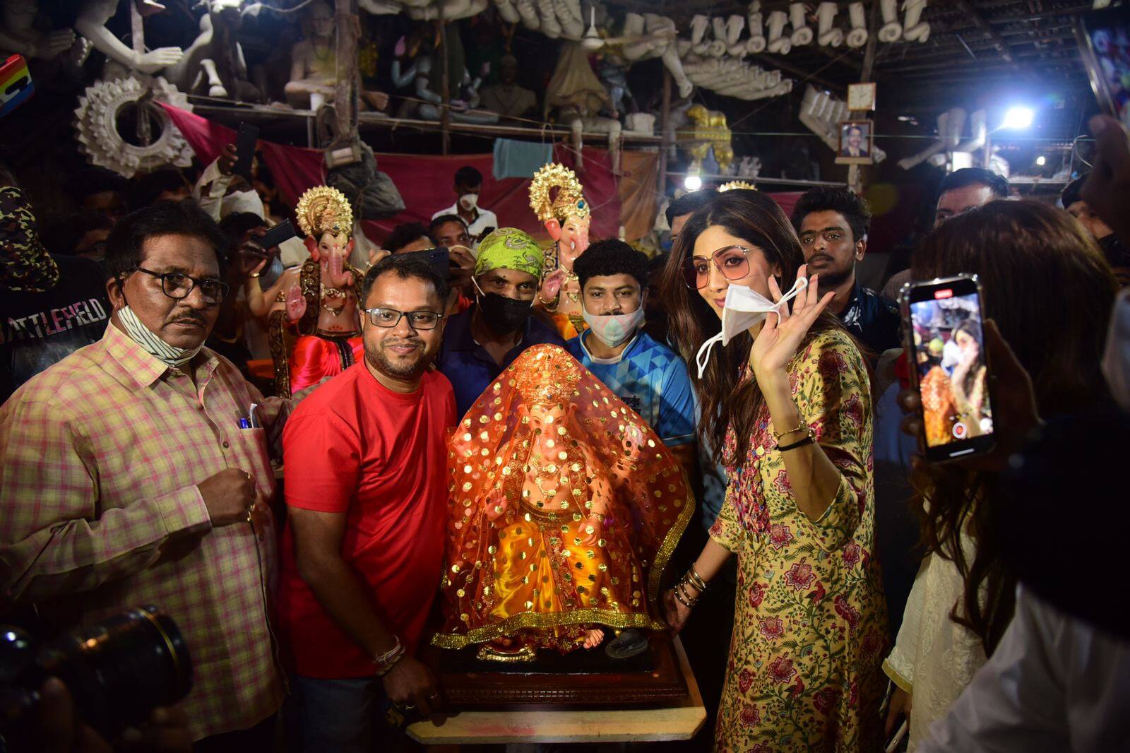 Shilpa Shetty brings Bappa idol home