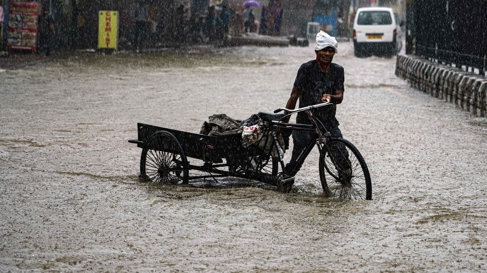 Delhi navigates waterlogged streets