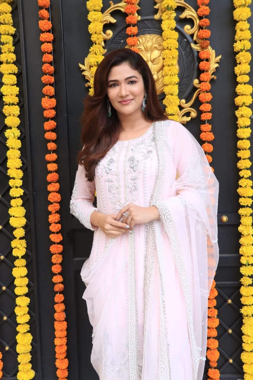 Ridhima Pandit turned heads with her outfit