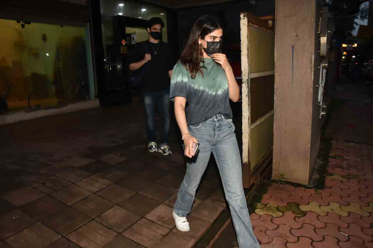 Agastya, Khushi spotted at Bandra?