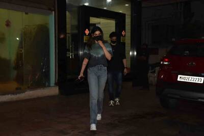 Khushi Kapoor, Agastya Nanda spotted at Bandra