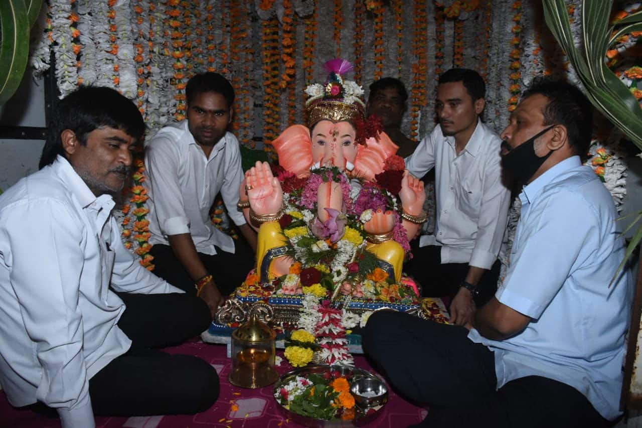 Ganpati Visarjan rituals at Ekta Kapoor's house