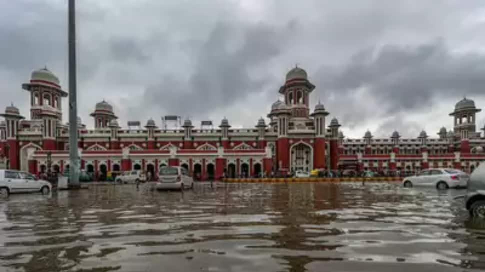 Lucknow witnesses intermittent spells of rainfall, several areas waterlogged 