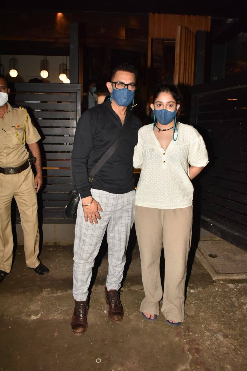 Aamir Khan spotted outside Mumbai restaurant