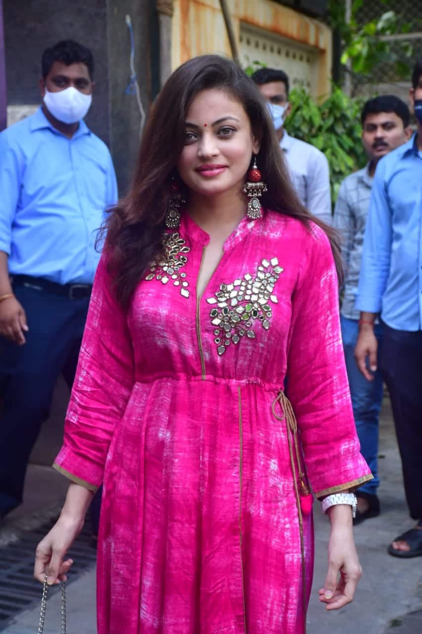Sneha Ullal paints the town pink