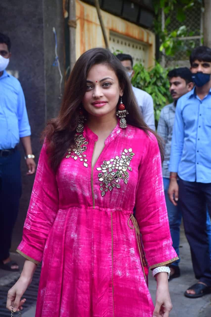 Sneha Ullal shows her devotion to Lord Ganesha