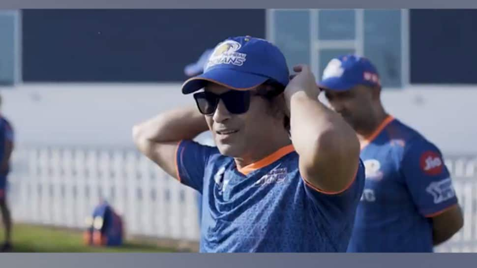 IPL 2021 CSK vs MI: Mumbai Indians mentor Sachin Tendulkar joins team for training session - WATCH