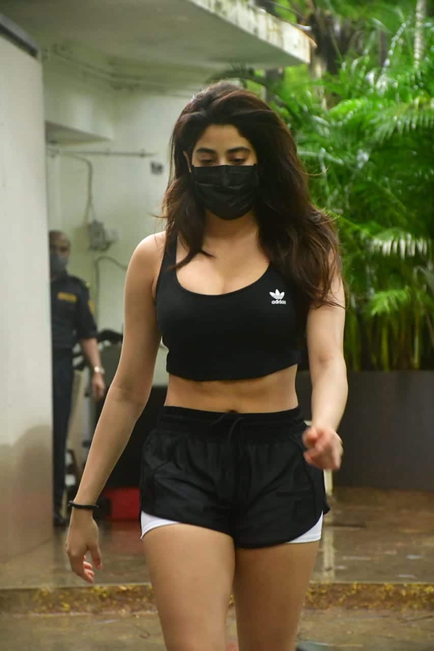 Janhvi Kapoor is jaw droppingly sexy in sports bra and mini shorts