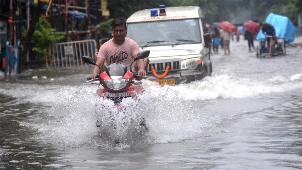 Torrential rains throw life out of gear in Kolkata, waterlogging seen in many areas