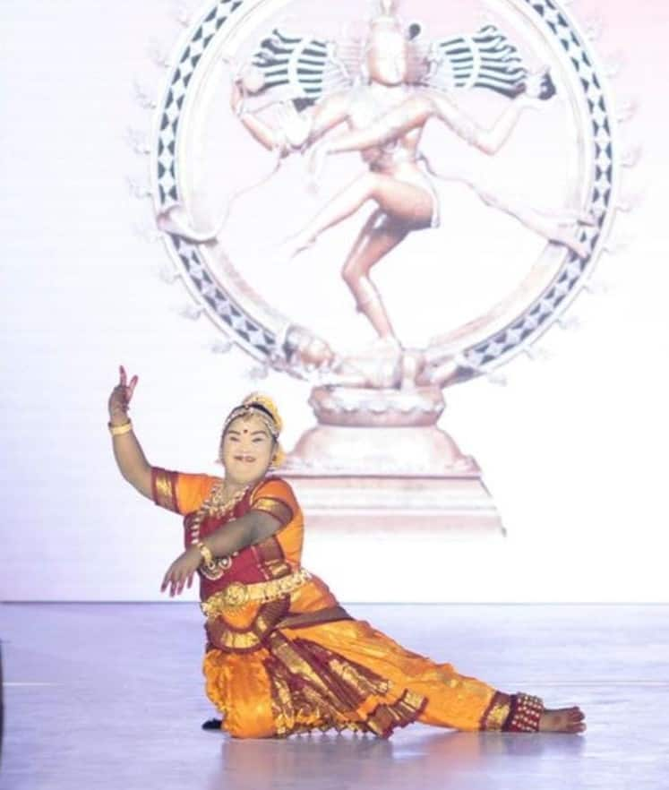 Performer performing Bharatnatyam