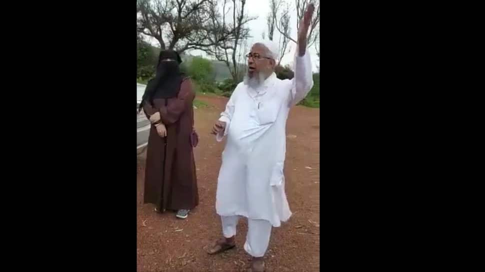 &#039;Aisa desh hai mera&#039;, Twitterati react to elderly Muslim man&#039;s rendition of iconic Mahabharata title song 