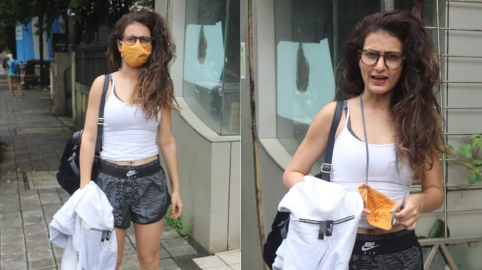 970px x 545px - In pics: Fatima Sana Shaikh wears a white ganji and bright yellow mask for  her gym session | News | Zee News