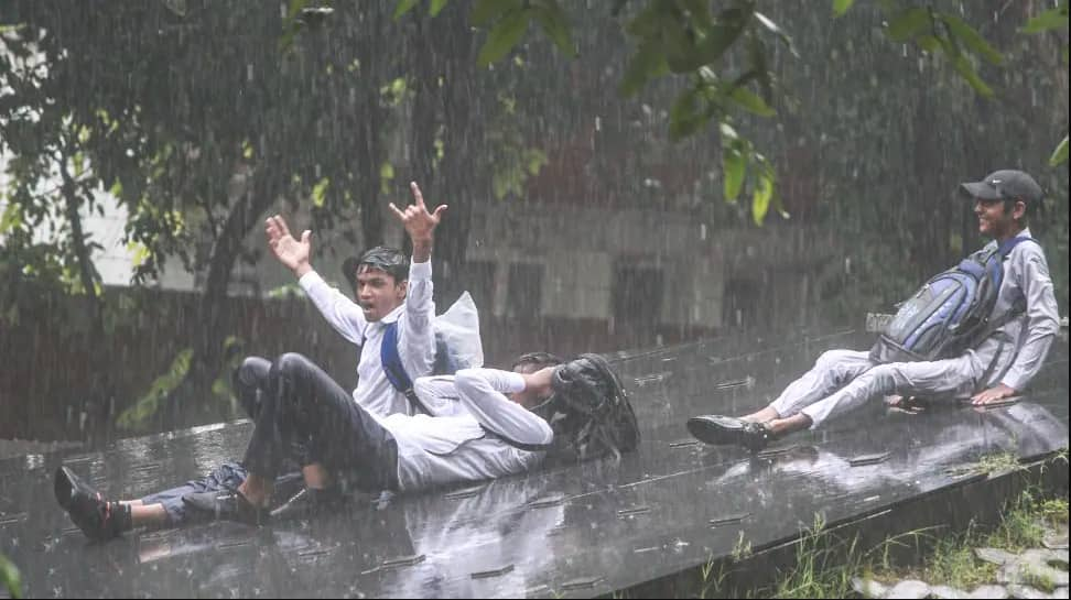 Rains in parts of Delhi, more likely on Saturday: IMD