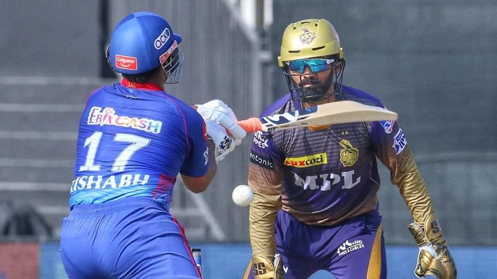 IPL 2021: Rishabh Pant almost knocks out Dinesh Karthik with bat, KKR player&#039;s reaction win hearts - watch video