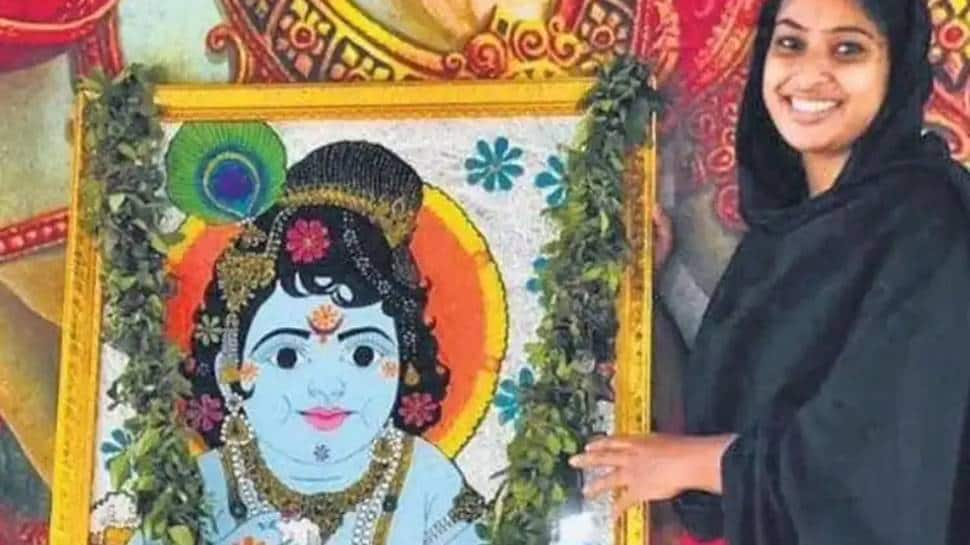 Kerala Muslim woman presents her Krishna painting to temple, says &#039;its dream come true&#039;