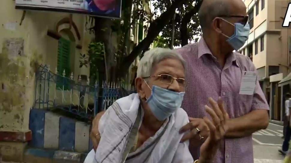 90-year-old woman casts her vote in Bhabanipur