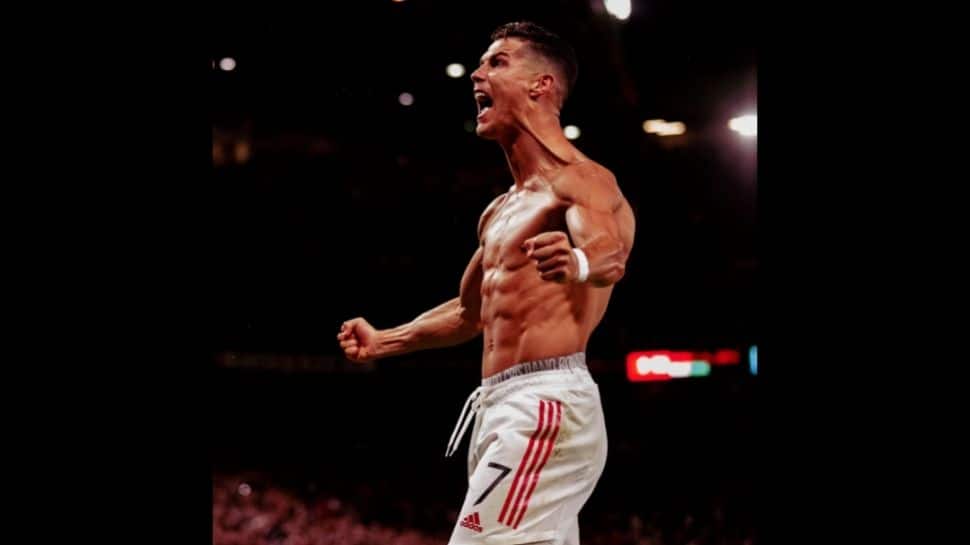 Cristiano Ronaldo goes shirtless after 95th-minute winner, earns a yellow card against Villareal