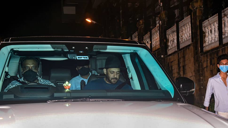 Salman Khan visits Shah Rukh Khan’s residence after Aryan Khan’s arrest by NCB