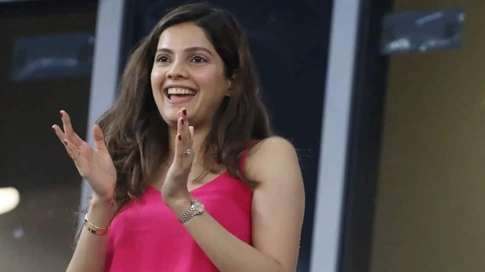 South Indian film actress Ashrita Shetty, wife of Sunrisers Hyderabad batsman Manish Pandey, cheers for the T20 franchise during IPL 2021 match in Dubai. (Source: Twitter)