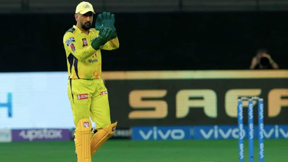 Watch: MS Dhoni announce his retirement plans from IPL, video goes viral