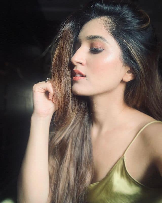 Anupamaas ‘kinjal Aka Nidhi Shahs Sultry Photos Are Too Hot To Handle Pics News Zee News 