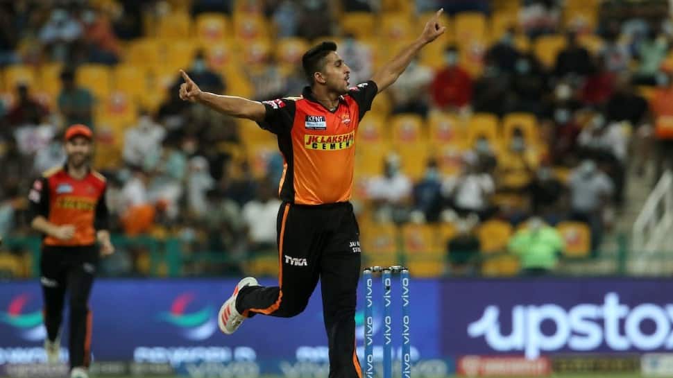 SRH pacer Umran Malik bowls the FASTEST delivery of IPL 2021 during clash against RCB