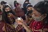 Devotee shows offer her Mehendi at Jhandewalan Temple on Sharad Navratri 2021