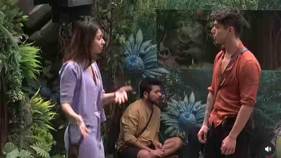 Bigg Boss 15: Pratik Sehajpal breaks bathroom lock while Vidhi Pandya was bathing, gets reprimanded by Karan Kundrra