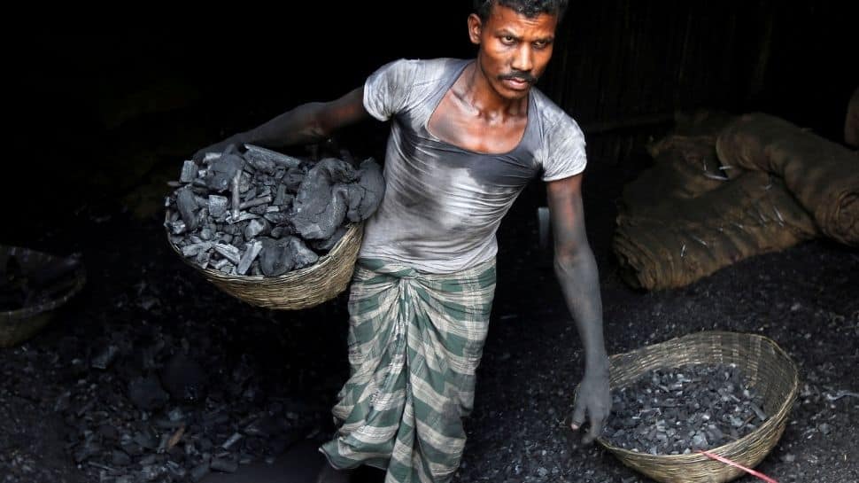 Brace for power cuts, Delhi told, as India&#039;s coal crisis hits home!