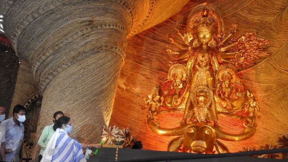 West Bengal CM Mamata Banerjee visits Durga pandal