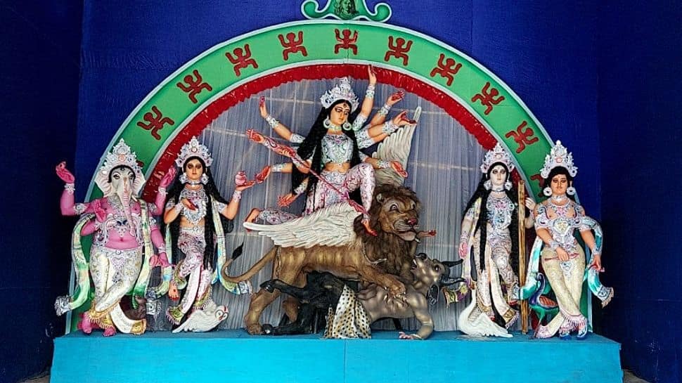 Durga pandal seeks to teach the importance of planting trees