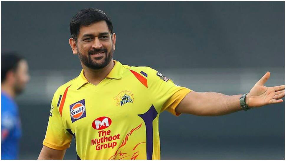 MS Dhoni shows his class in IPL 2021 First Qualifier