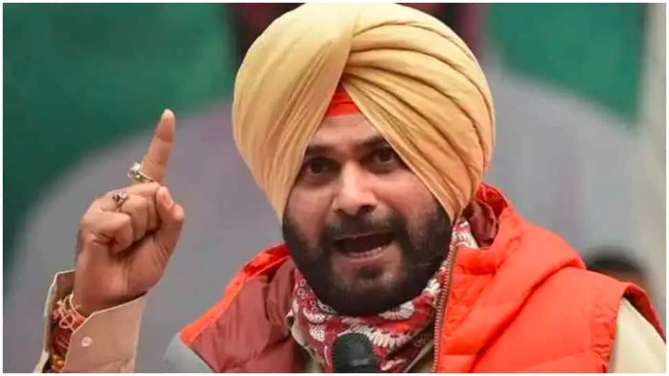 Navjot Singh Sidhu continues to be a troublemaker 