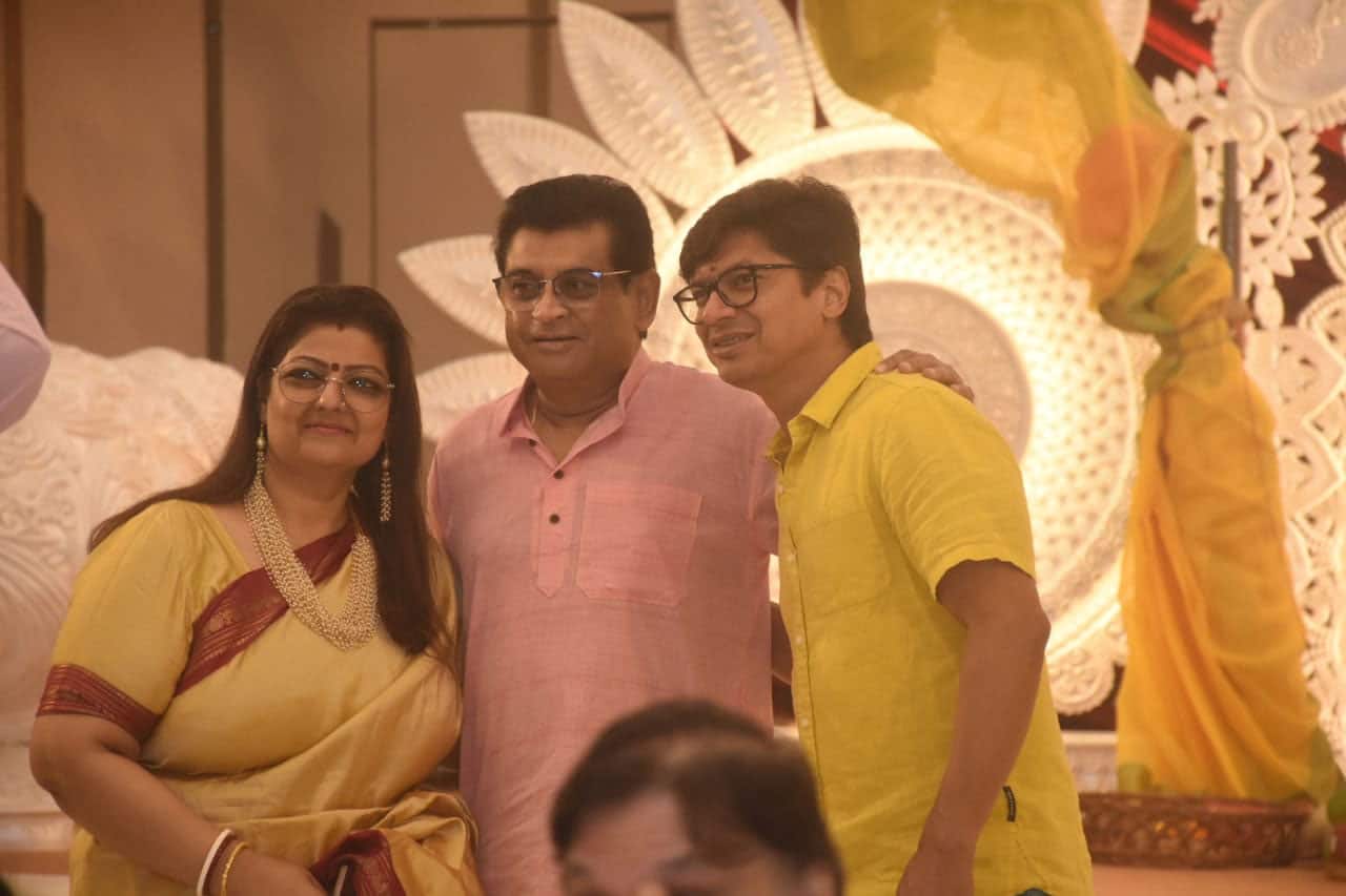 Singer Shaan with Amit Kumar and his wife