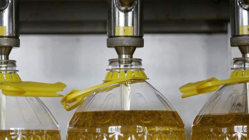 Good news on edible oil prices! Rates to cool down, govt writes letter to 8 states --See this chart