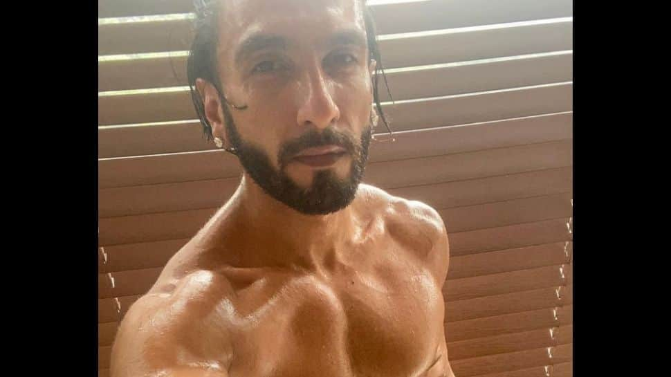 Ranveer Singh looks ripped in steamy selfie, Pooja Hegde leaves cheeky comment on his towel!