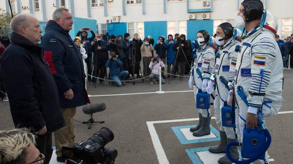 Setelah menyelesaikan syuting untuk film pertama di luar angkasa, kru Rusia bersiap untuk melakukan perjalanan kembali ke Bumi |  Berita Luar Angkasa