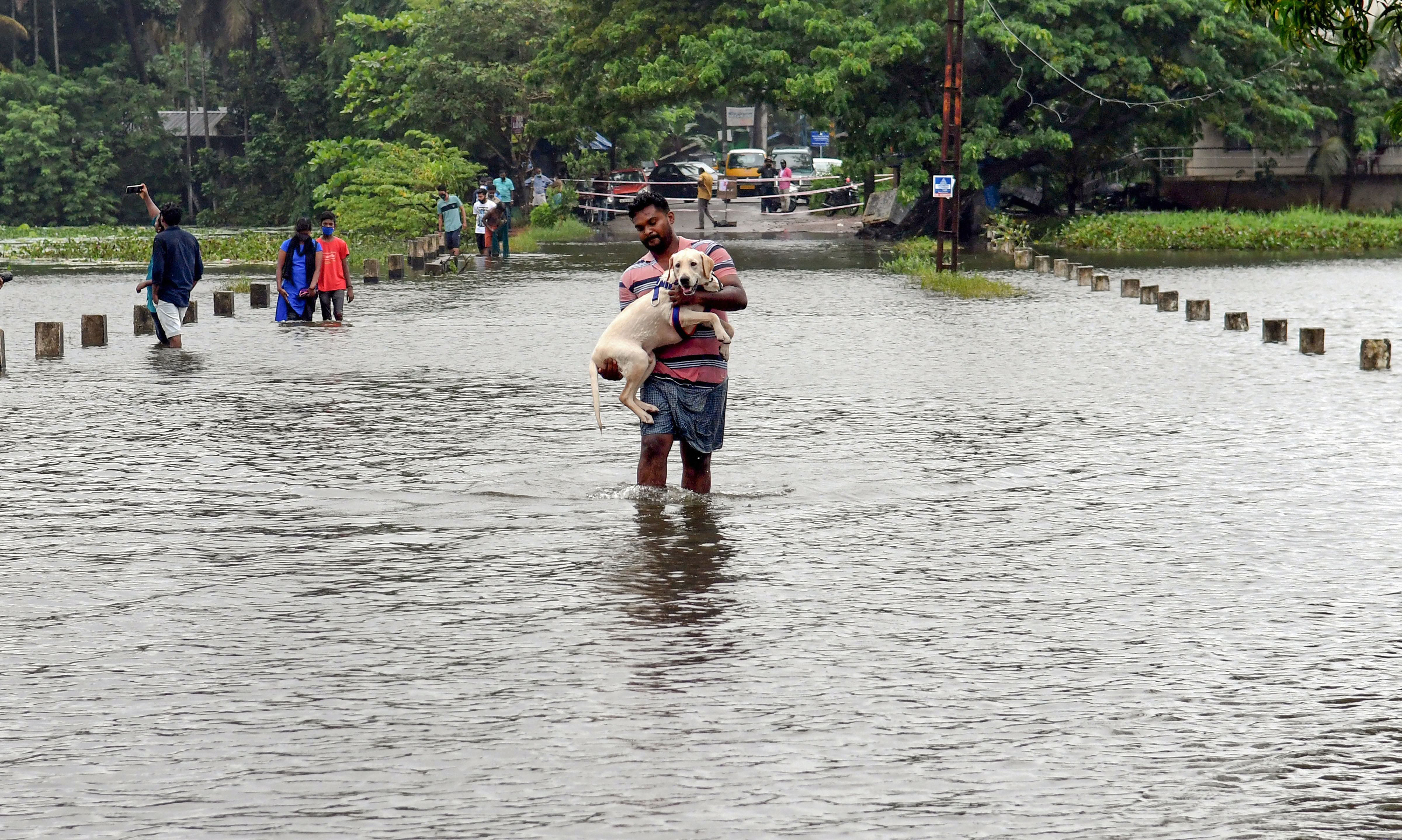 Heavy rains lash Kerala 