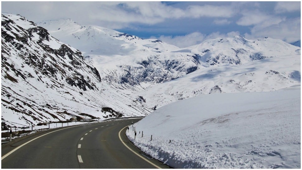 Manali-Leh highway closed for normal traffic after snowfall at Baralacha Pass