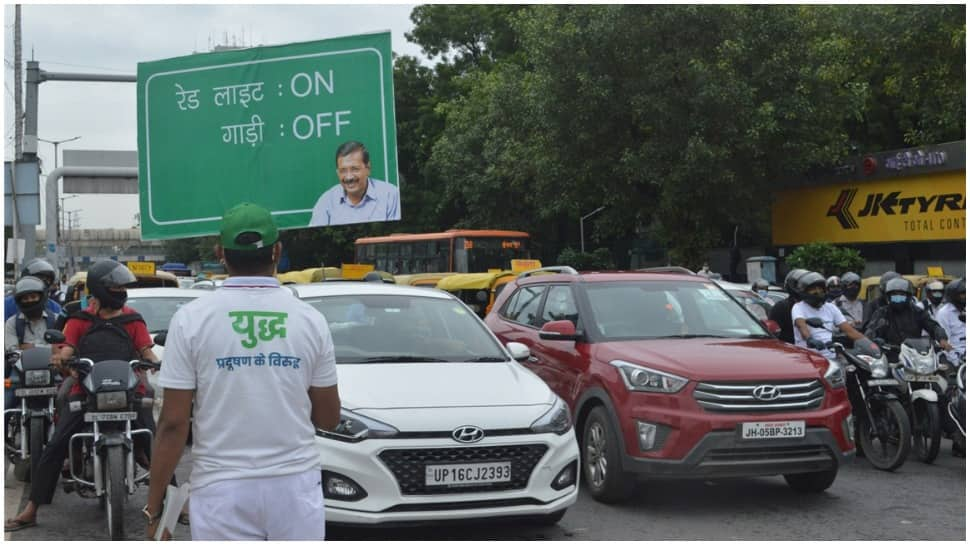 Delhi govt launches &#039;Red Light On, Gaadi Off&#039; campaign to reduce vehicular emissions