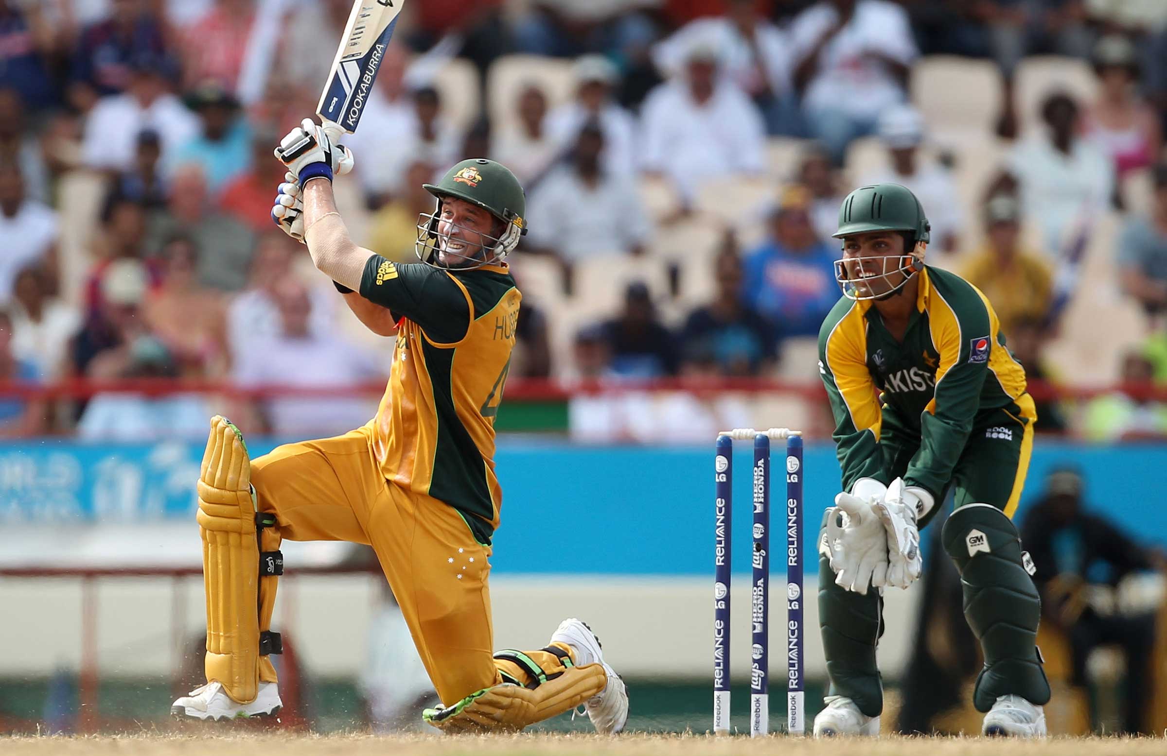 Mike Hussey v Pakistan, 2010