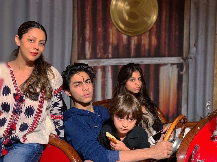 Aryan Khan poses with mom Gauri and Suhana and AbRam