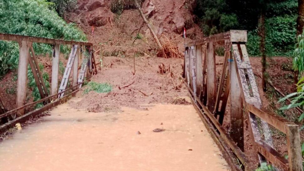 Tourists stranded in Bengal, Sikkim