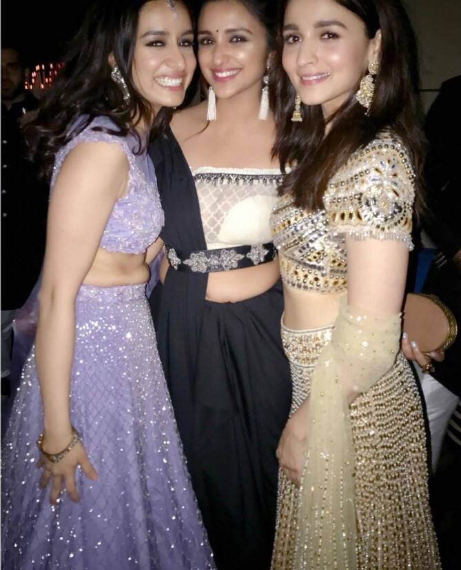The actress looks stunning as she poses with Alia and Shraddha