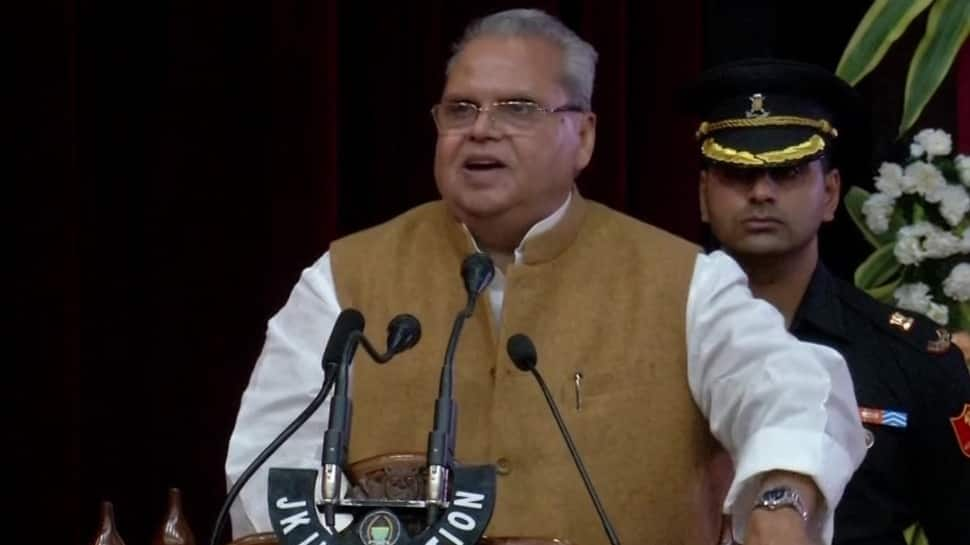 Was told I will get Rs 300-crore bribe if I clear deals of &#039;Ambani&#039;, &#039;RSS-linked man&#039;: Former J&amp;K Guv Satya Pal Malik 