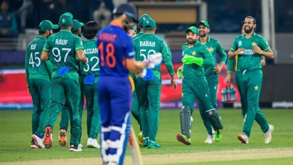 Fans troll India after BIG defeat against Pakistan in T20 World Cup, check HILARIOUS memes