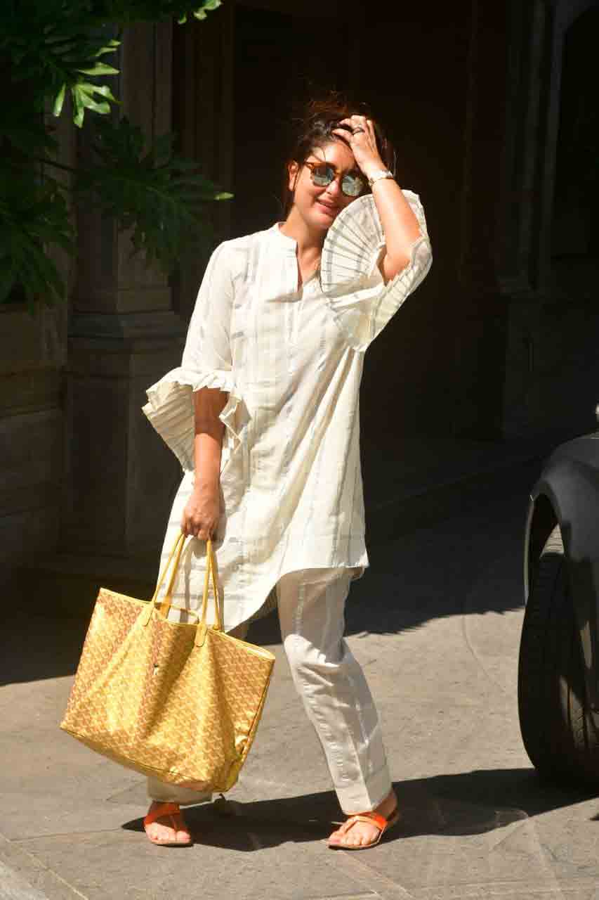 Kareena steps out without make-up, in wet hair