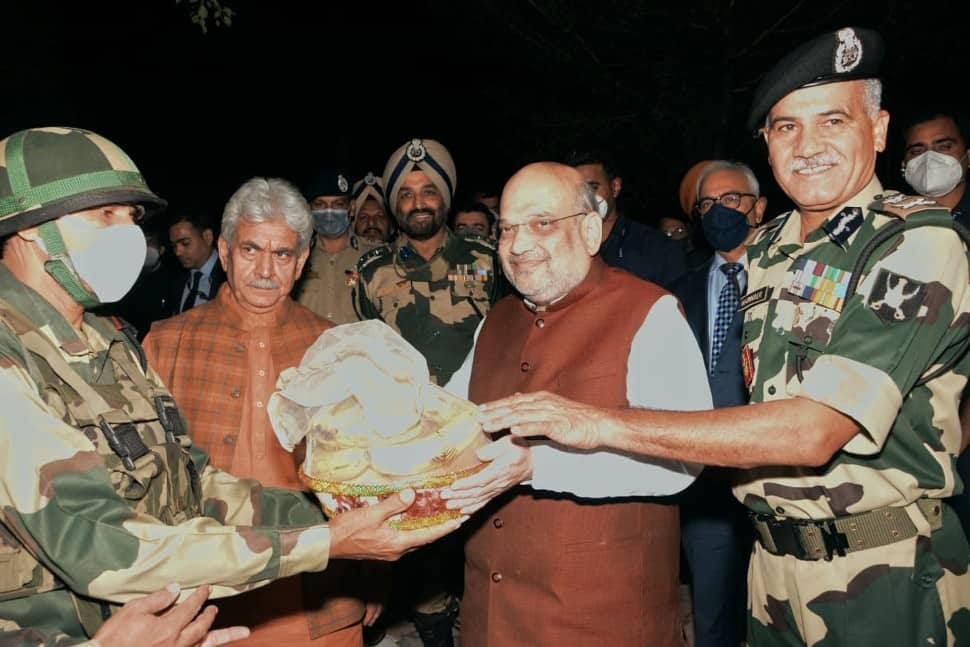 Shah meets BSF personnel